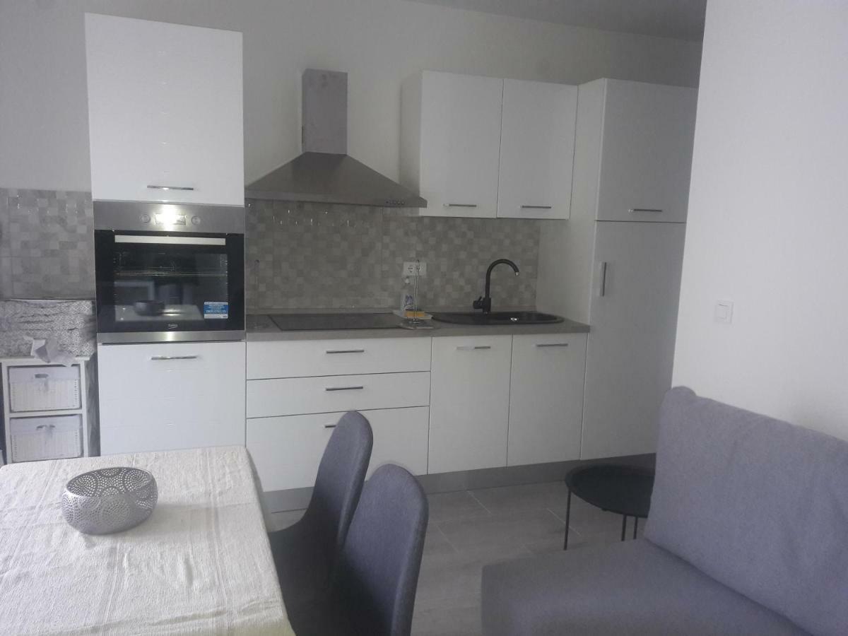 Apartment Tea 2 Primošten Eksteriør bilde