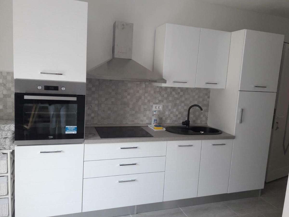 Apartment Tea 2 Primošten Eksteriør bilde