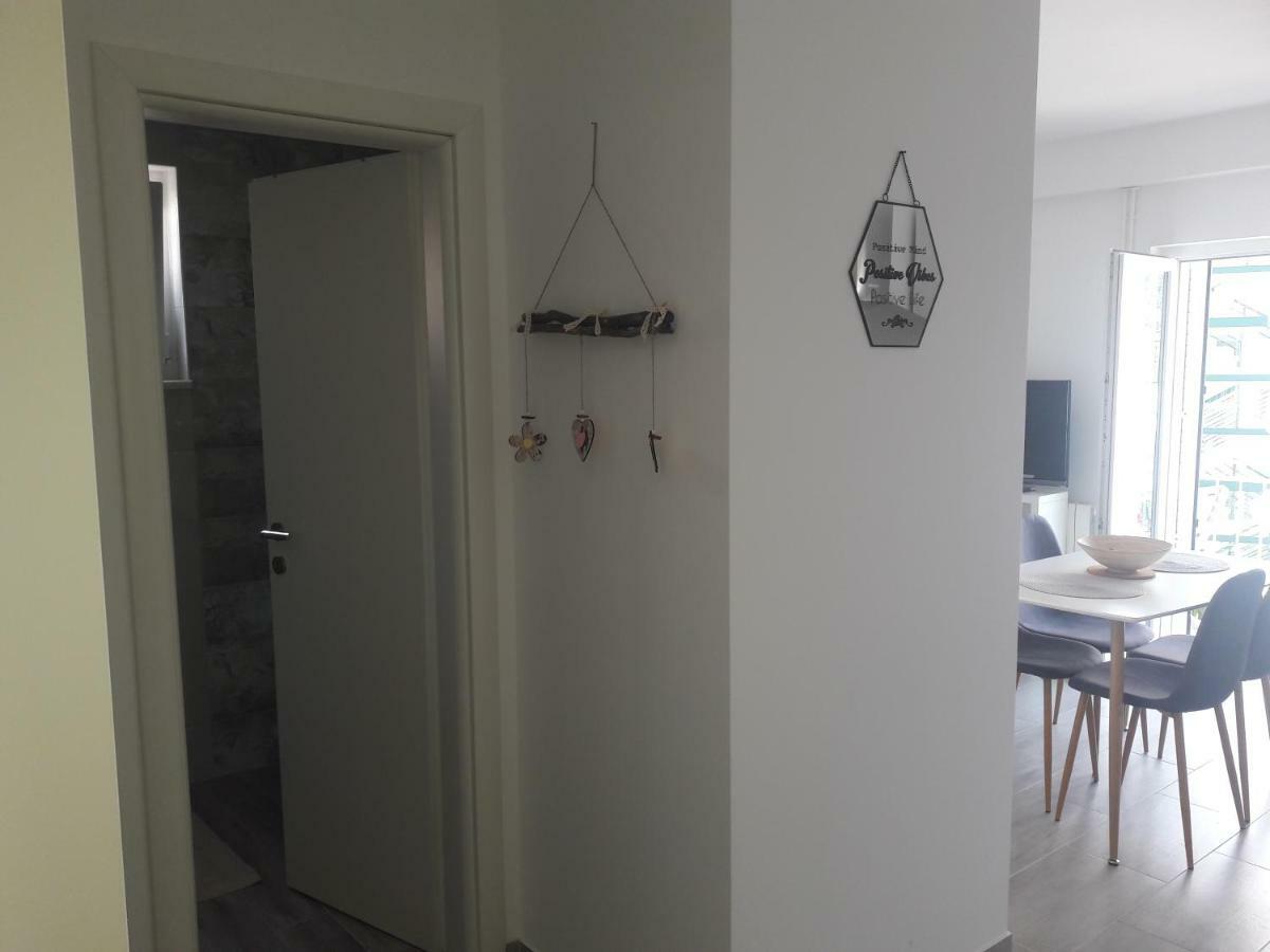 Apartment Tea 2 Primošten Eksteriør bilde